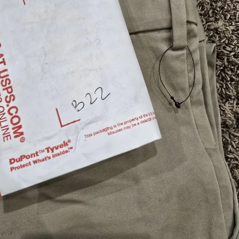Dockers Relaxed Fit Khakis Mens NWOT W42 L30